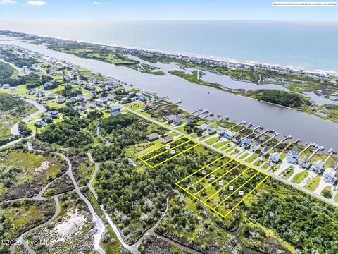 230 Waterway Dr, Sneads Ferry, NC 28460