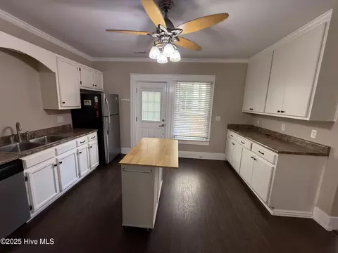 306 E Johnson St, Clinton, NC 28328 photo 13