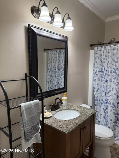 306 E Johnson St, Clinton, NC 28328 photo 18