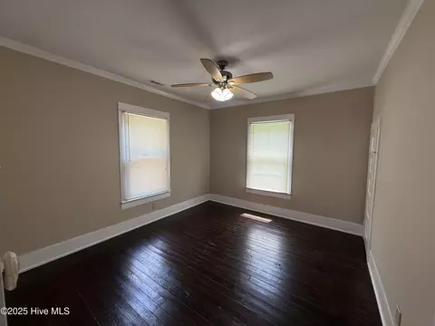 306 E Johnson St, Clinton, NC 28328 photo 23