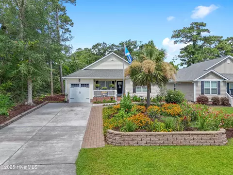 335 NE 42nd St, Oak Island, NC 28465
