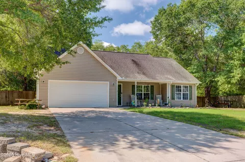 52 Marble Dr, Rocky Point, NC 28457