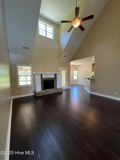 905 Albemarle Ct, Hubert, NC 28539 photo 9