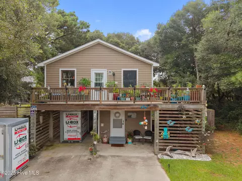 2041 Portsmouth St, Kill Devil Hills, NC 27948