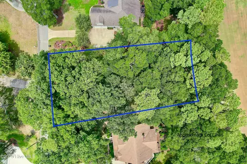 426 Lakeshore Dr, Sunset Beach, NC 28468