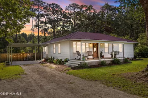 759 Cobb Rd, Kinston, NC 28501