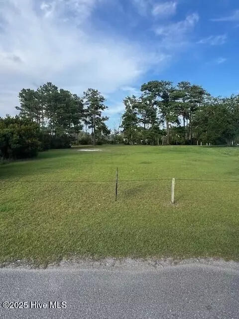 102 Jade St, Beaufort, NC 28516