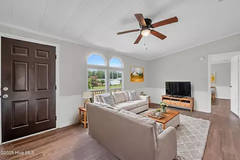 609 Park Dr, Hampstead, NC 28443 photo 5