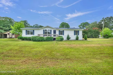 609 Park Dr, Hampstead, NC 28443
