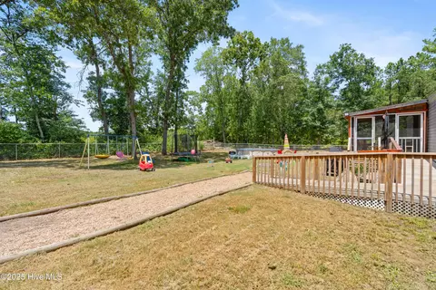 225 Dirt Rd, Hamlet, NC 28345 photo 9