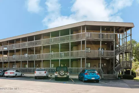 108 Lake Place Condo Dr, White Lake, NC 28337