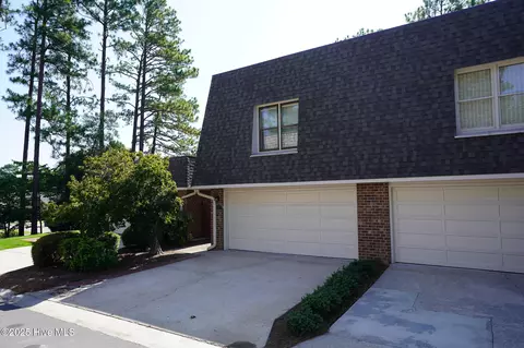 131 Racquet Ln, Pinehurst, NC 28374
