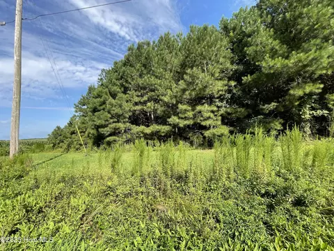 1349 Turnpike Rd, Elizabeth City, NC 27909