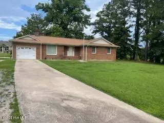 56 Hilltop Dr, Washington, NC 27889