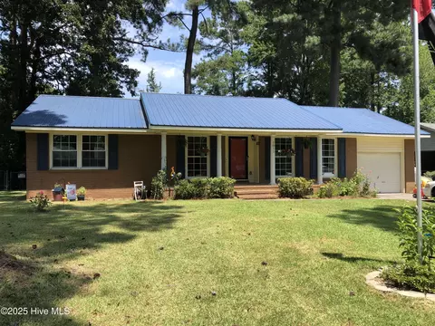 1011 Plymouth Dr, New Bern, NC 28562