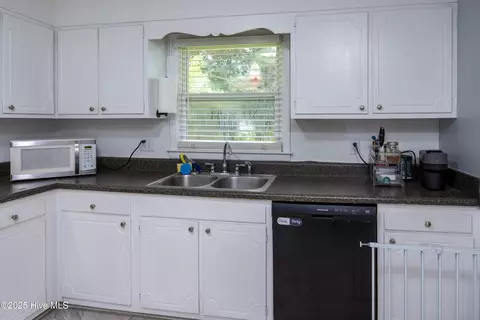 Kitchen - 801 Garden Rd, Willard, NC 28478 photo 3 of 6