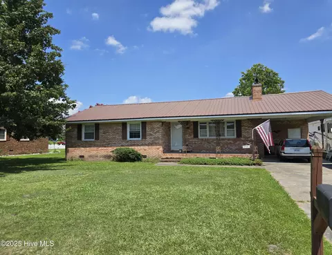 3927 Winchester Dr, Ayden, NC 28513