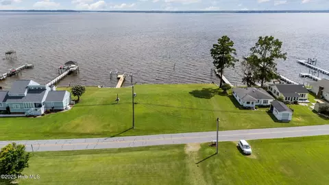 1741 Bayview Rd, Bath, NC 27808