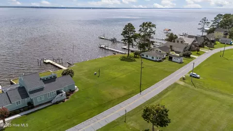 1741 Bayview Rd, Bath, NC 27808 photo 2