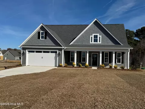 120 Cripple Crk Dr, Swansboro, NC 28584