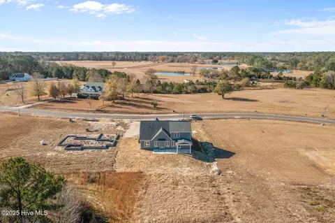 120 Cripple Crk Dr, Swansboro, NC 28584