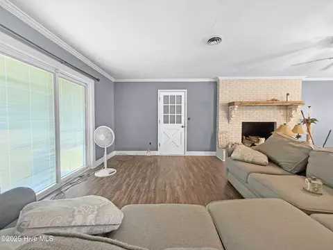 Living - 138 Moore Ln, Marshallberg, NC 28553 photo 4 of 4