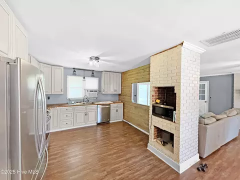 Kitchen - 138 Moore Ln, Marshallberg, NC 28553 photo 2 of 3