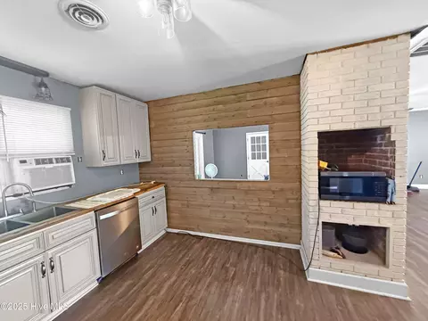 Kitchen - 138 Moore Ln, Marshallberg, NC 28553 photo 3 of 3