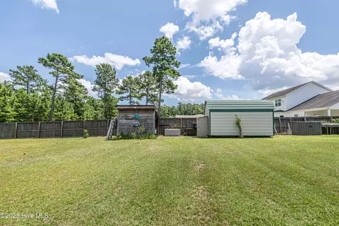 Exterior - 108 Ridgepath Ln, Hubert, NC 28539 photo 4 of 5