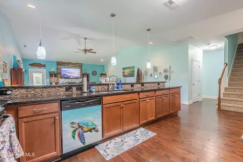 Kitchen - 108 Ridgepath Ln, Hubert, NC 28539 photo 2 of 6