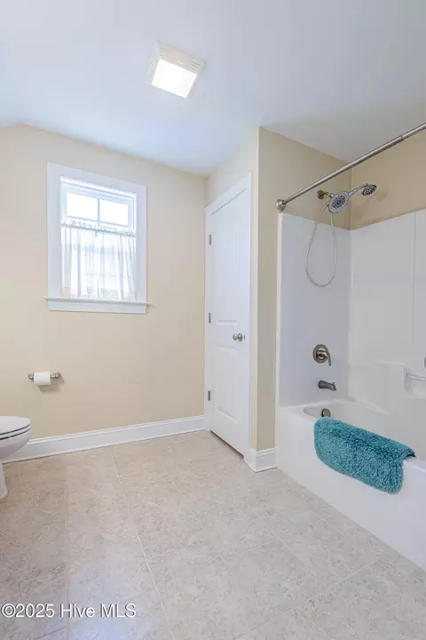 Bath - 108 Ridgepath Ln, Hubert, NC 28539 photo 13 of 14