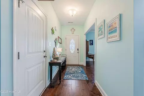 Entry Way - 108 Ridgepath Ln, Hubert, NC 28539 photo 1 of 2