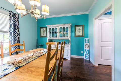 Dining - 108 Ridgepath Ln, Hubert, NC 28539 photo 4 of 5