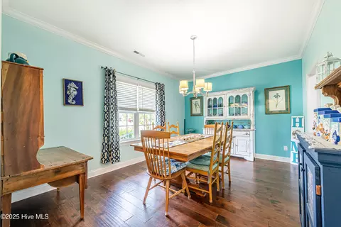 Dining - 108 Ridgepath Ln, Hubert, NC 28539 photo 3 of 5