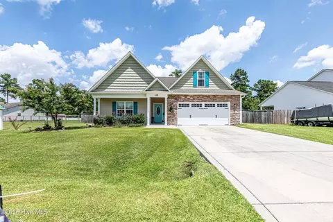108 Ridgepath Ln, Hubert, NC 28539