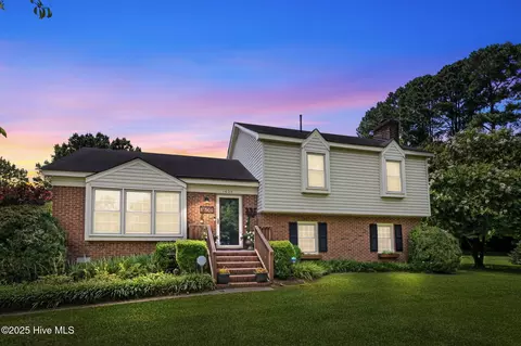 1600 Westhills Dr, Tarboro, NC 27886
