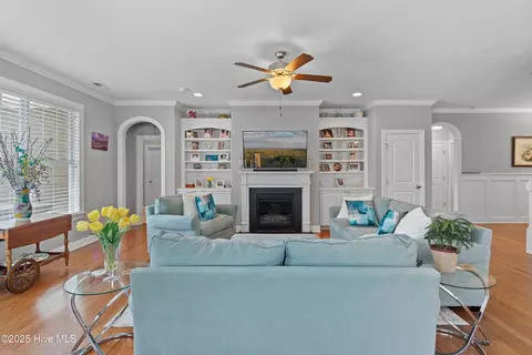Living - 4877 Frasier Cir, Shallotte, NC 28470 photo 4 of 4