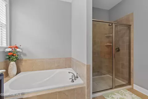 Bath - 4877 Frasier Cir, Shallotte, NC 28470 photo 3 of 5