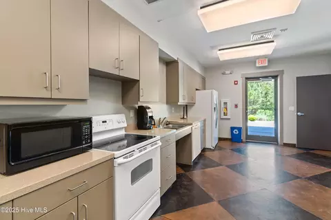 Kitchen - 4877 Frasier Cir, Shallotte, NC 28470 photo 6 of 6