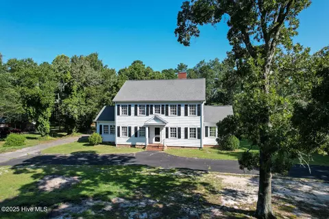 132 W Moore St, Candor, NC 27229