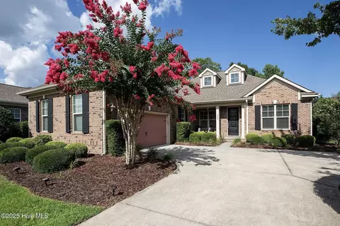 608 Bedminister Ln, Wilmington, NC 28405