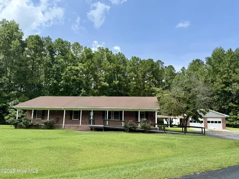 11361 Dove St, Laurinburg, NC 28352