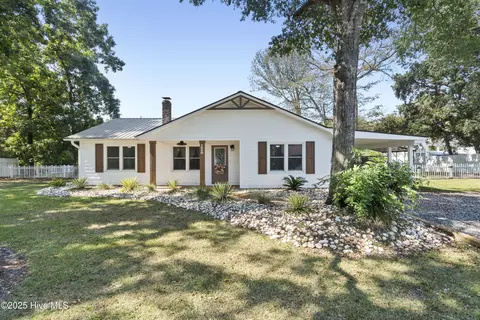1960 Harbor Dr SW, Ocean Isle Beach, NC 28469