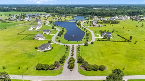 1239 Autumn Lakes Dr, Grimesland, NC 27837