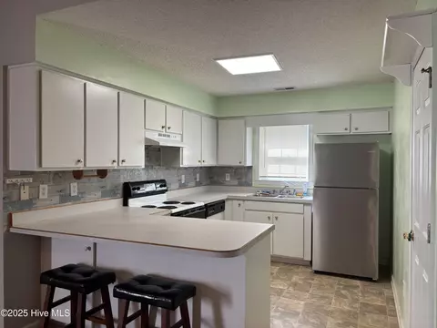 3720 Colony Dr, New Bern, NC 28562 photo 7