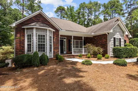 3 Clarendon Ln, Pinehurst, NC 28374