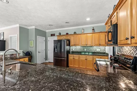 Kitchen - 3 Clarendon Ln, Pinehurst, NC 28374 photo 2 of 2