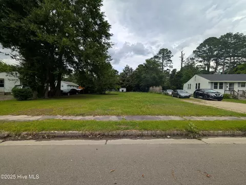 2223 Ivy Rd, Kinston, NC 28501