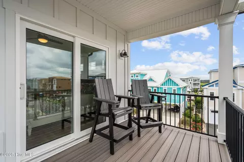 Exterior - 402 17th St, Sunset Beach, NC 28468 photo 4 of 10