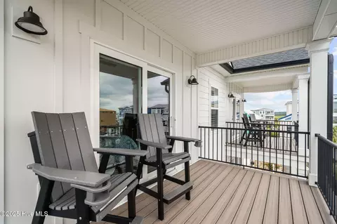 Exterior - 402 17th St, Sunset Beach, NC 28468 photo 5 of 10